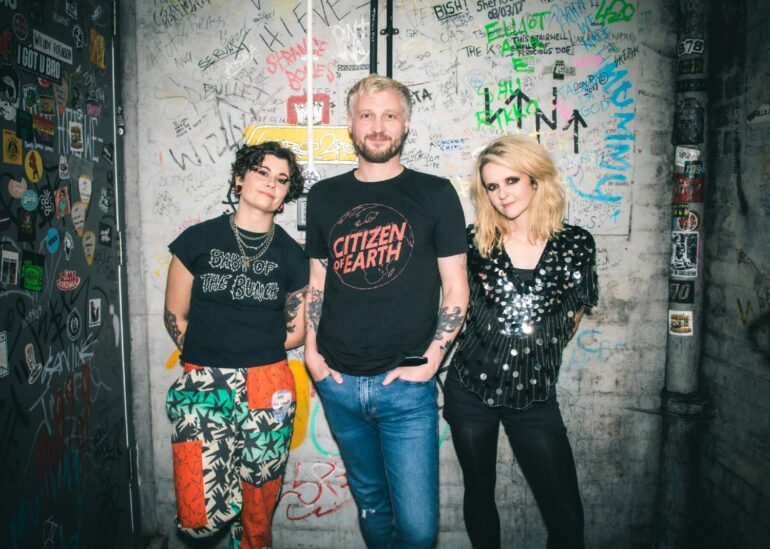 NE Volume Music Bar, The Subways